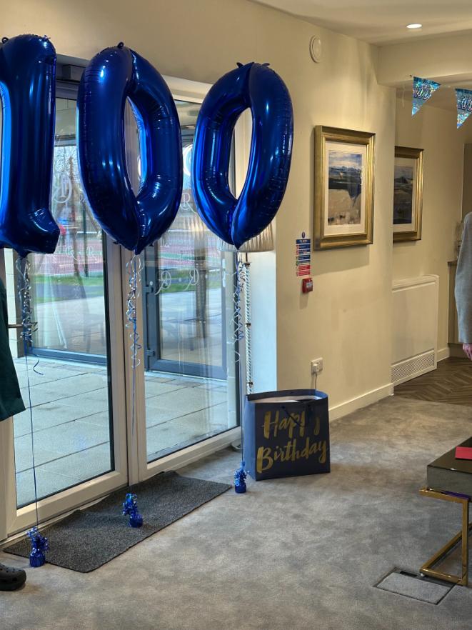 100-birthday-balloons