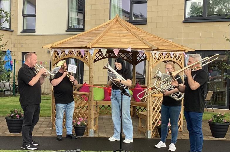 Band-In-Garden-Next-To-Bandstand